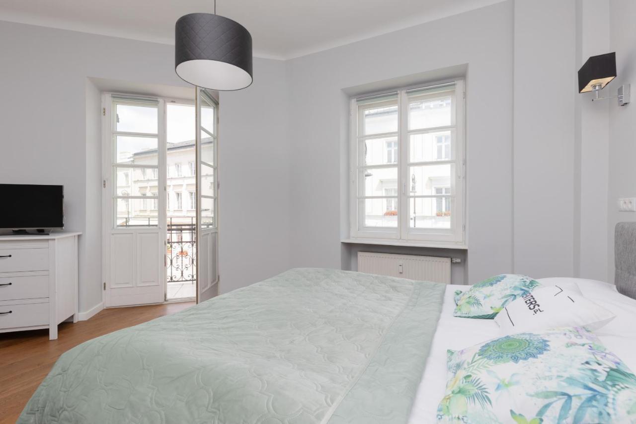 City Center Aparthotel Chmielna By Noclegi Renters Варшава Екстериор снимка