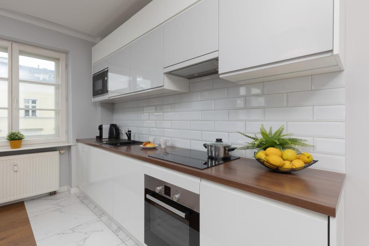 City Center Aparthotel Chmielna By Noclegi Renters Варшава Екстериор снимка