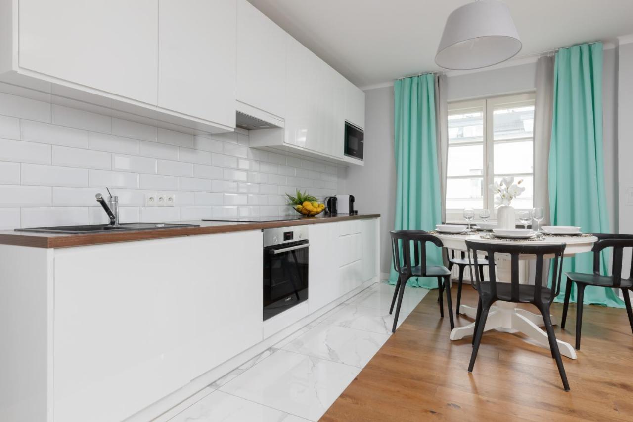 City Center Aparthotel Chmielna By Noclegi Renters Варшава Екстериор снимка