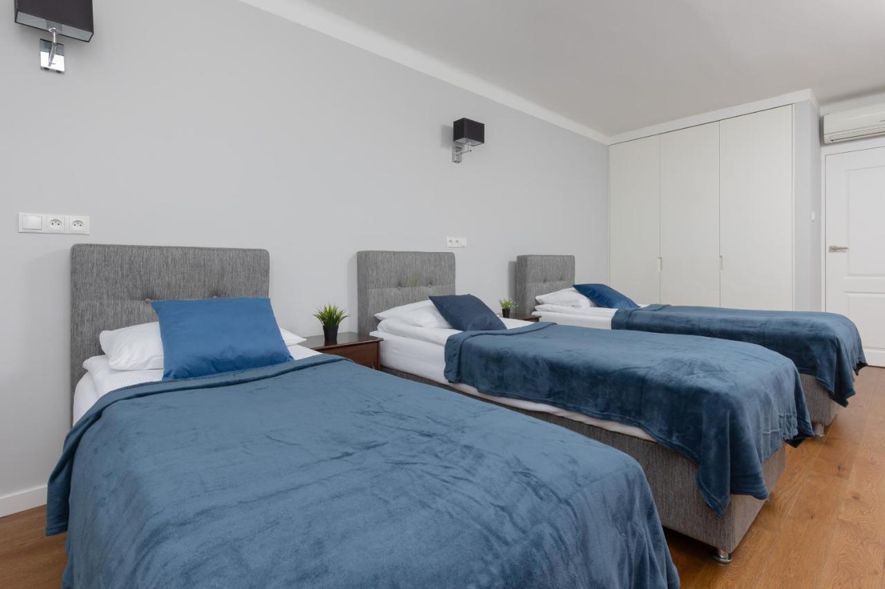 City Center Aparthotel Chmielna By Noclegi Renters Варшава Екстериор снимка