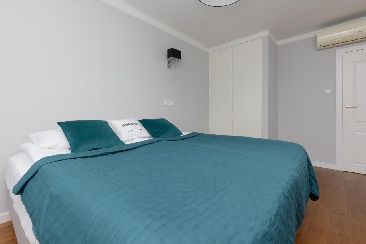 City Center Aparthotel Chmielna By Noclegi Renters Варшава Екстериор снимка