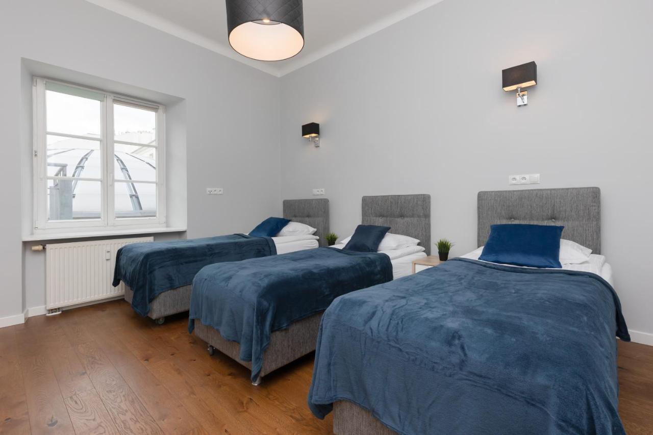 City Center Aparthotel Chmielna By Noclegi Renters Варшава Екстериор снимка