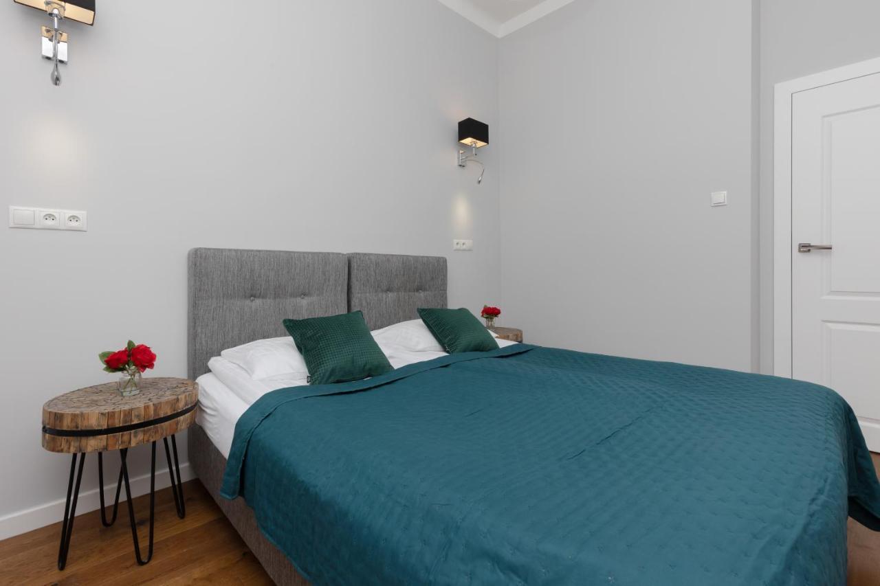 City Center Aparthotel Chmielna By Noclegi Renters Варшава Екстериор снимка