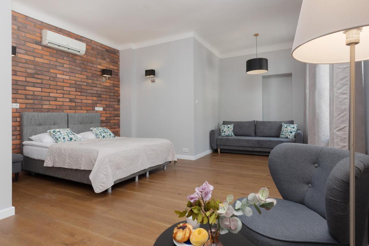 City Center Aparthotel Chmielna By Noclegi Renters Варшава Екстериор снимка