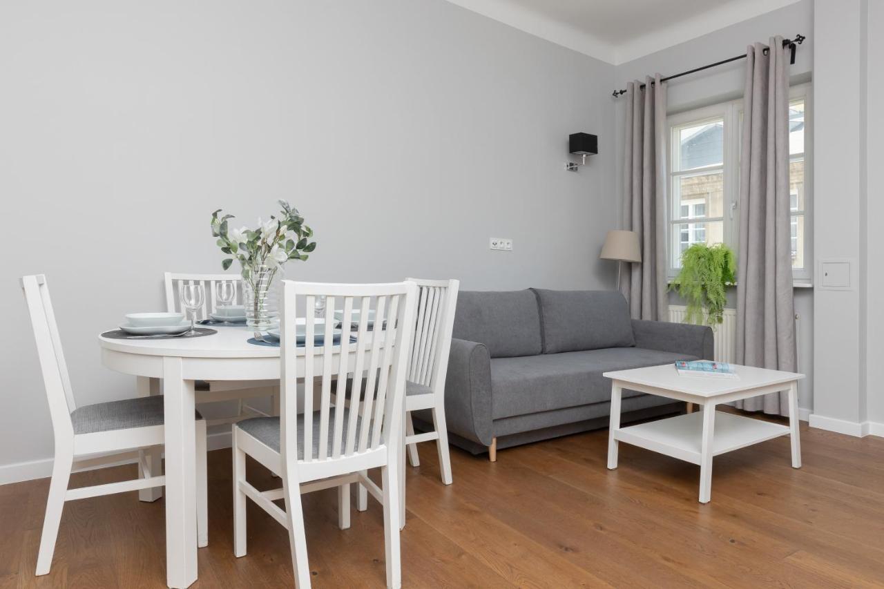 City Center Aparthotel Chmielna By Noclegi Renters Варшава Екстериор снимка
