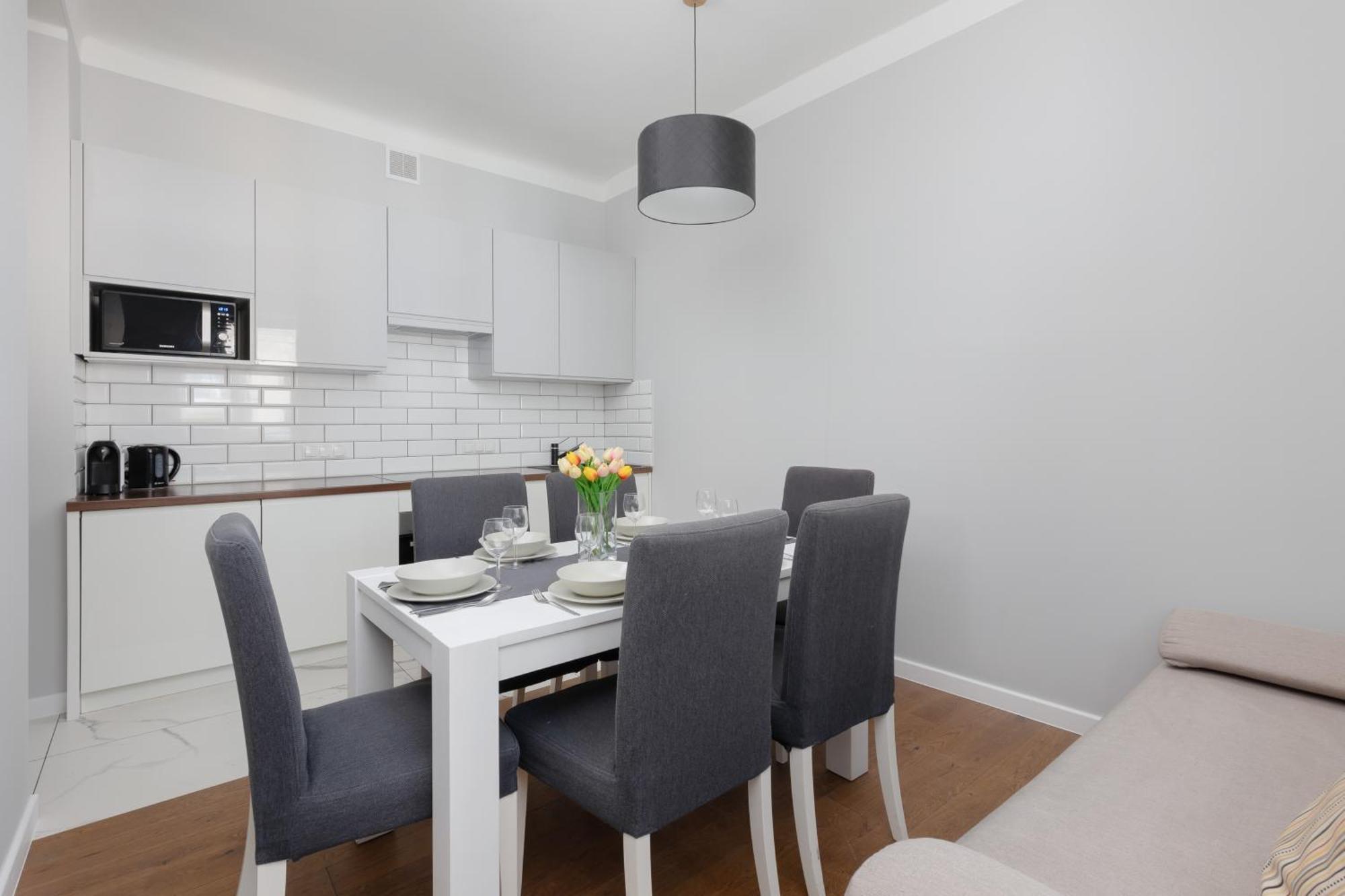 City Center Aparthotel Chmielna By Noclegi Renters Варшава Екстериор снимка