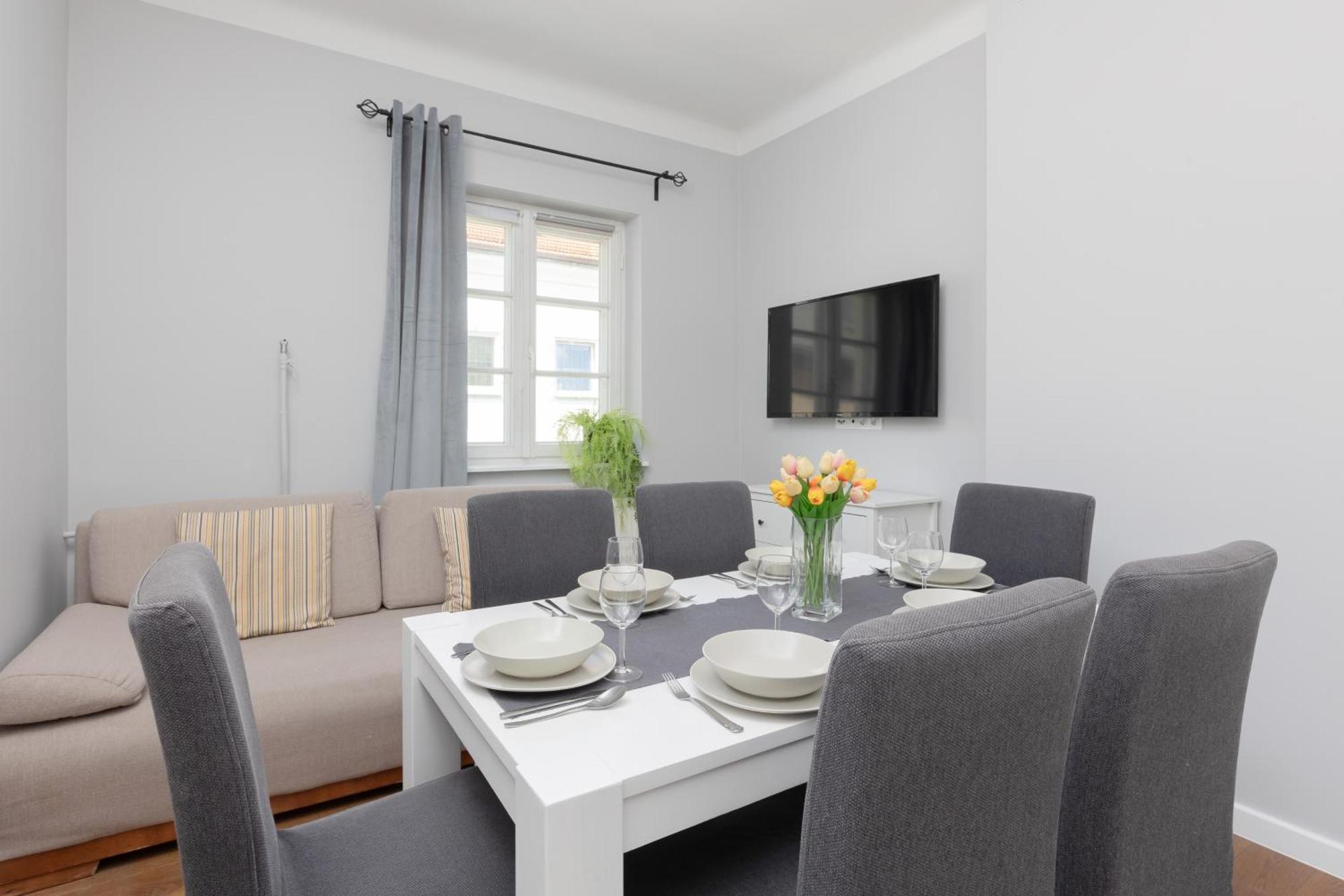 City Center Aparthotel Chmielna By Noclegi Renters Варшава Екстериор снимка