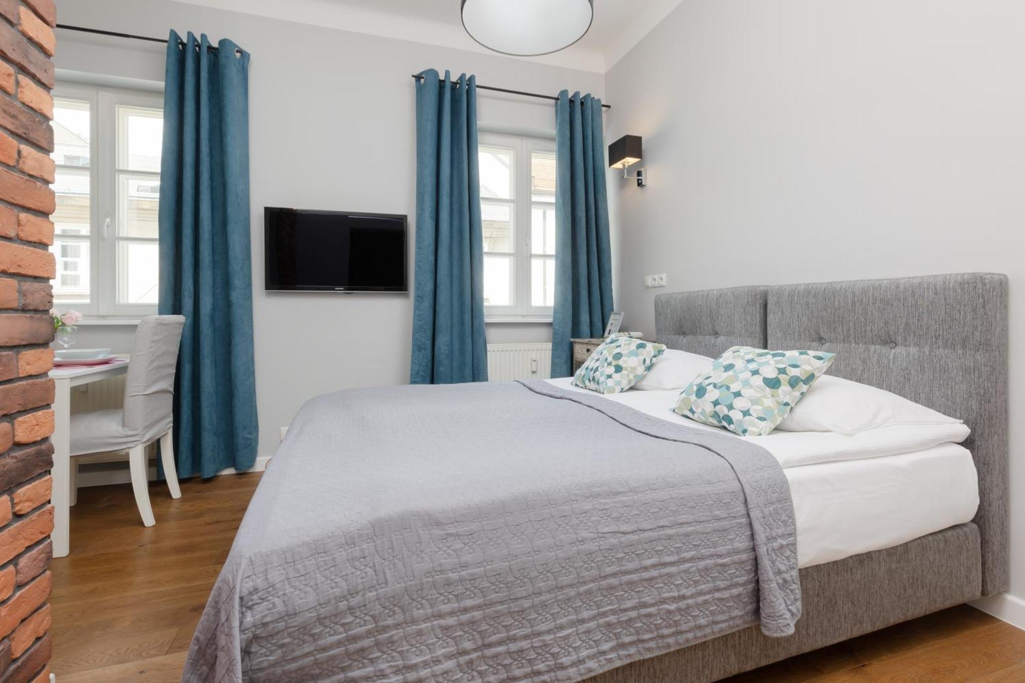 City Center Aparthotel Chmielna By Noclegi Renters Варшава Екстериор снимка