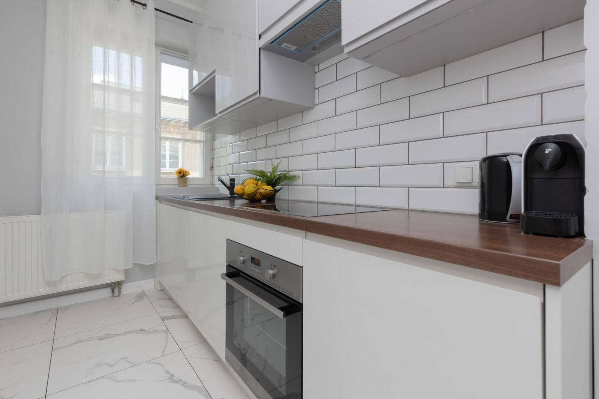 City Center Aparthotel Chmielna By Noclegi Renters Варшава Екстериор снимка