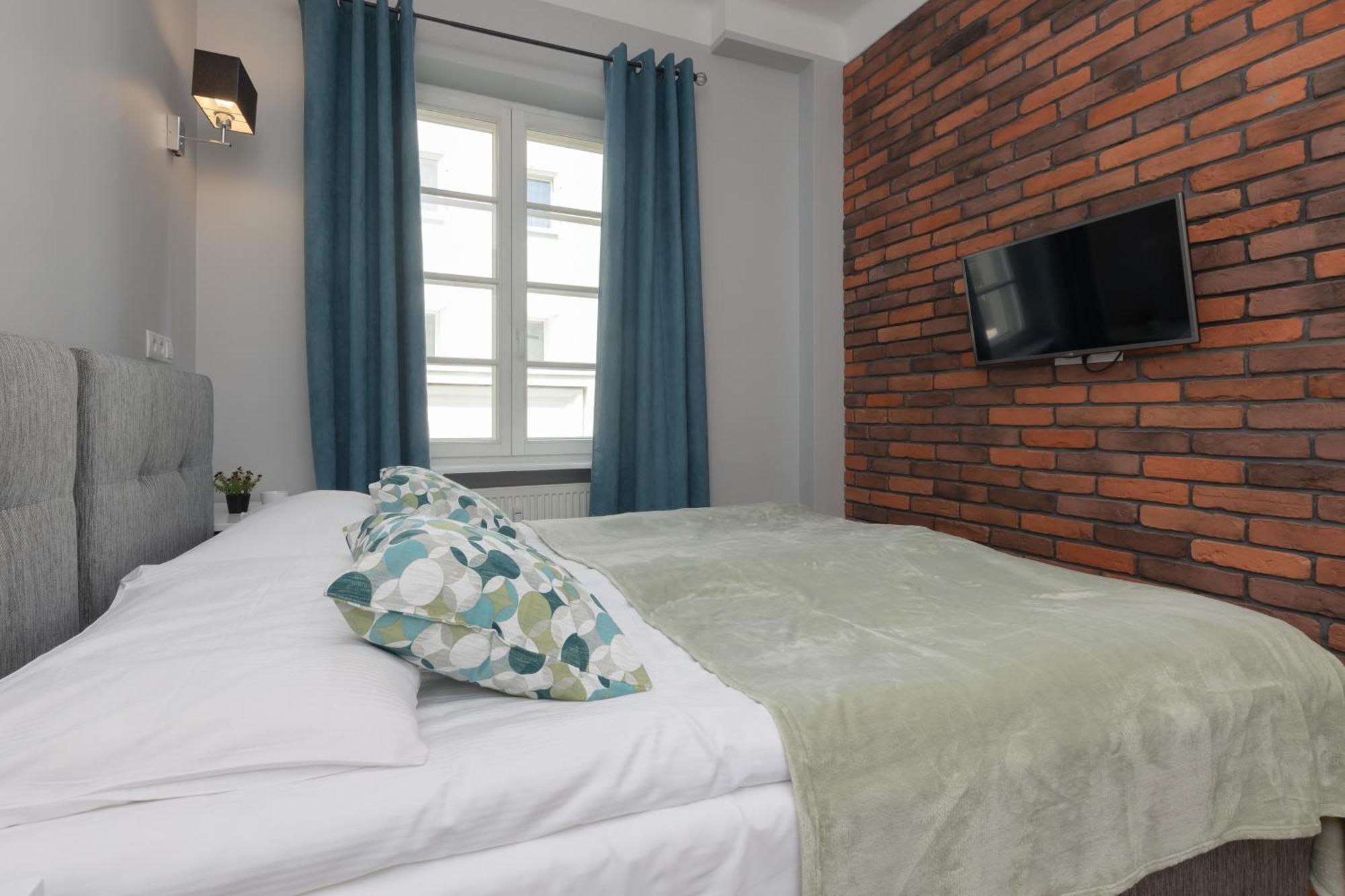 City Center Aparthotel Chmielna By Noclegi Renters Варшава Екстериор снимка
